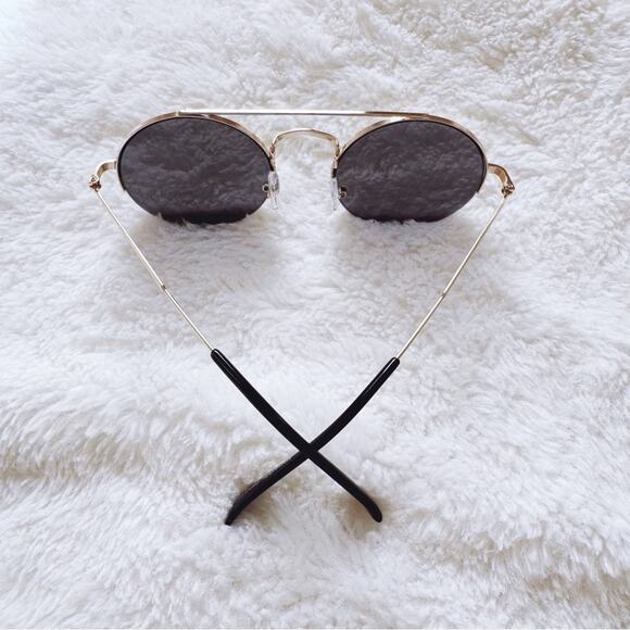 Carly Mirrored Gold Chic Round Sunglasses - Picture 9 of 11